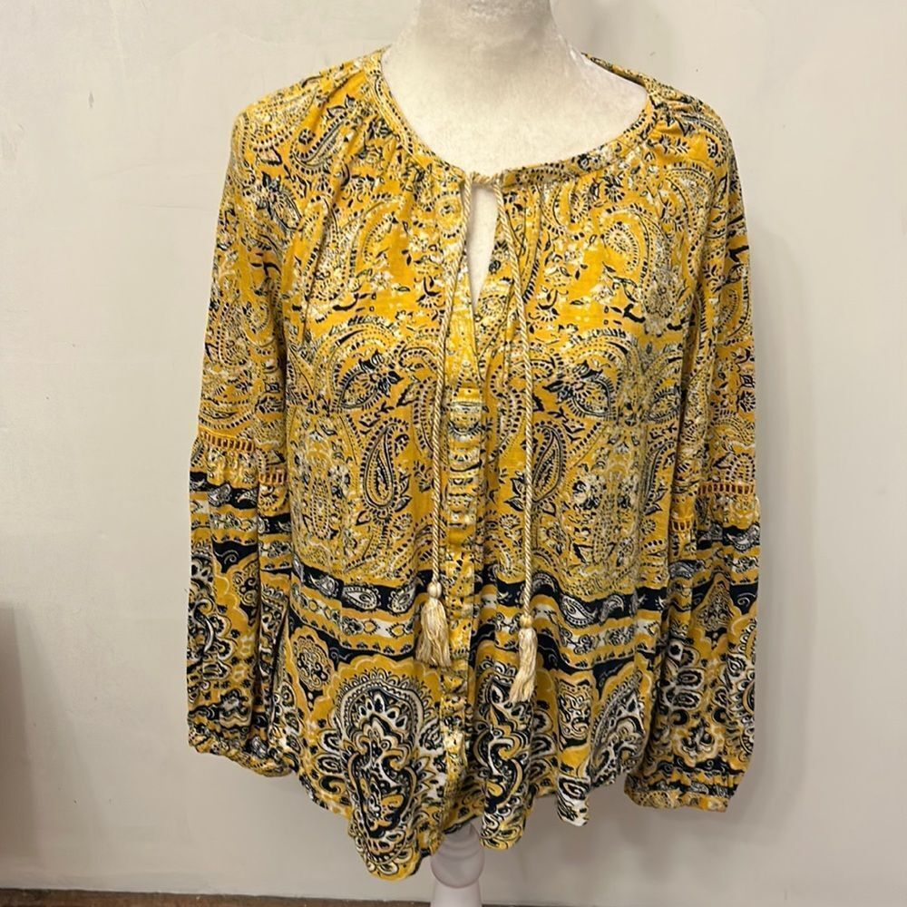 Lucky Brand yellow navy paisley Bohemian style tie front blouse Size L